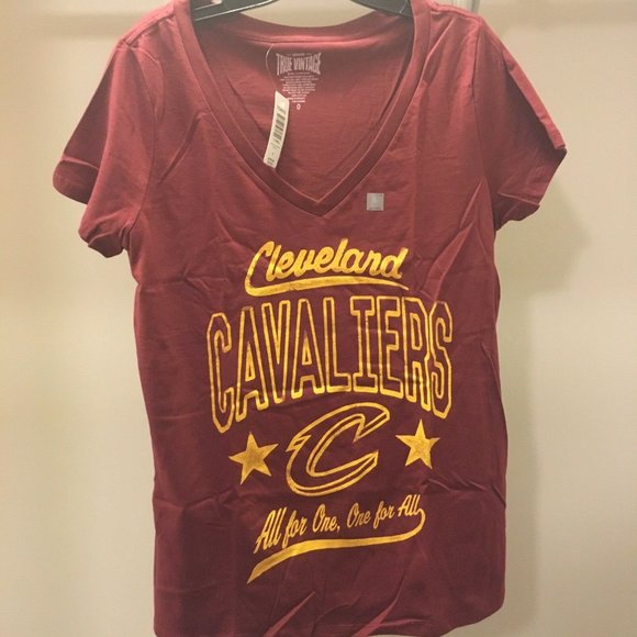 torrid Tops - Torrid Women's Size 0 Burgundy Gold Cleveland Cavaliers V-Neck Tee Shirt NEW NWT